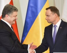 Порошенко с Дудой обсудили "грубый и циничный" инцидент в Луцке