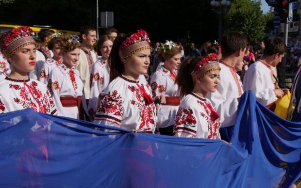 День вышиванки 2018: история украинской рубашки
