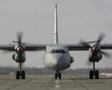 Літак путінських вояк спалахнув при посадці, є жертви