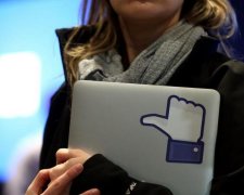 Шокуюча жорстокість! Чоловік бив дружину за кожен лайк в соцмережі