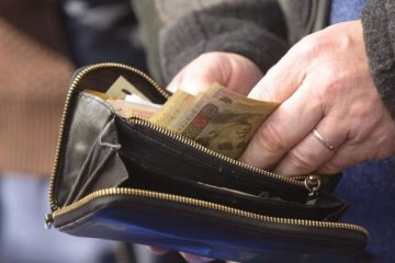 Курс валют 27 марта: гривна снова плетется в хвосте