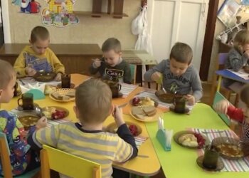 Дитячий садочок, кадр з відео