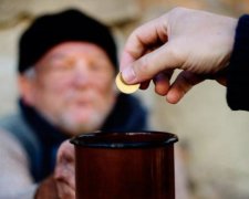 Курс гривны занижают: украинцам объяснили, кому это выгодно
