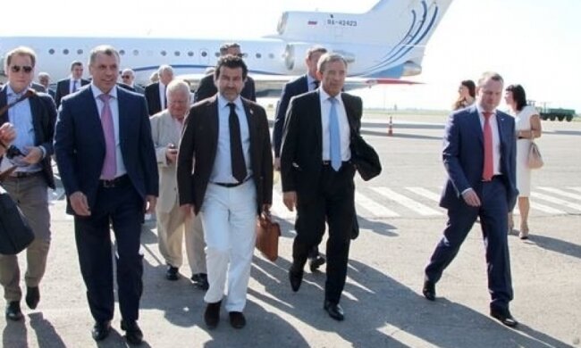 Французьким депутатам заборонять в'їзд в Україну за візит до Криму