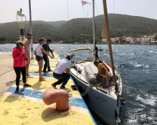 Бросили умирать в открытом море: в Одессе мажоры на яхте разбили лодку рыбаков и "подняли паруса"