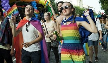 Норвежці масово кинулись змінювати стать