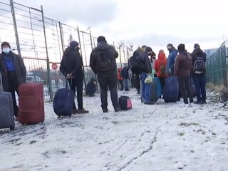 Заробітчани, кадр з відео