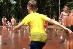 Діти, скріншот відео