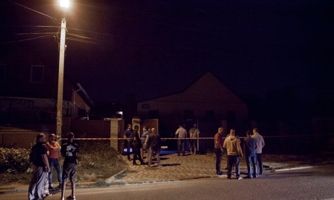 Дніпро охоплений страшною НП: "Лежав у калюжі крові", медики роблять все можливе