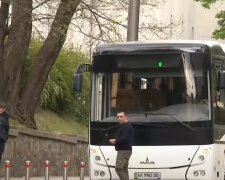Автобус, скріншот: YouTube