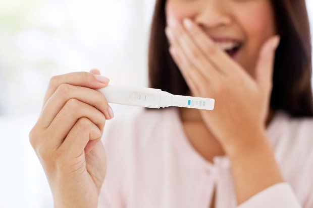 Парень перепутал термометр с тестом на беременность и стал звездой соцсетей: его реакцию должен видеть каждый