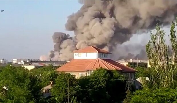 Взрыв на складе боеприпасов рф. Фото: скриншот Twitter