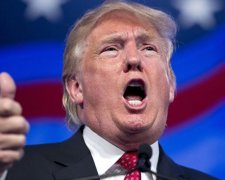 Трамп виганяє власних прихильників на вулиці