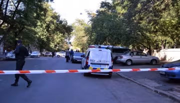 Заважали жити: в Одесі горе-мати позбулася малюків моторошним способом, навіть копи пустили сльозу