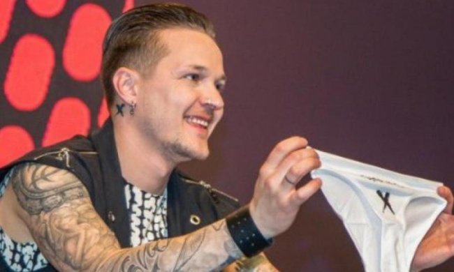 Женя Галич порадував італійську журналістку іменними трусами