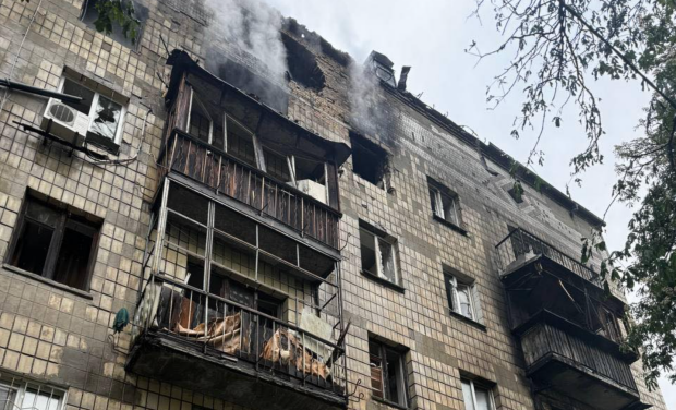 Удар "Шахеда" по житловому будинку: у Шевченківському районі столиці оговтуються після нічної атаки