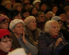 Пенсіонерів обкладуть додатковим збором