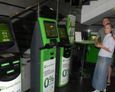 ПриватБанк не працює по всій країні, українці в паніці