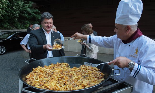 Киселев рассказал о дружбе с Порошенко: прислуживал ему и подносил тарелку