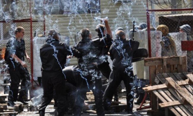 Кіровоградські ув'язнені почали бунт в колонії