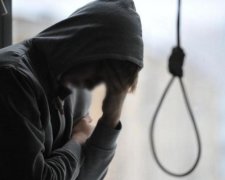 Хлопець жорстоко вбив матір та невдало вирушив на той світ