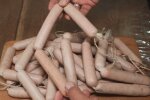Приготування сосисок, кадр з відео
