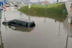 Москву заливає рекордна за потужністю злива (відео)