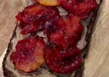 Паштет со сливами, кадр из видео