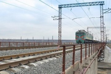 У Маріуполі запрацював міст, підірваний минулого року (фото)