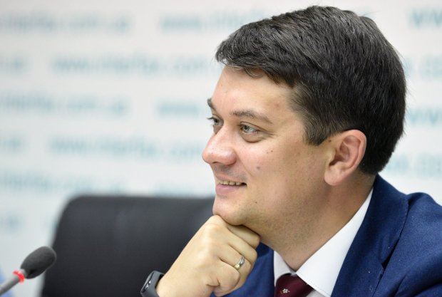 Разумков шокировал украинцев громким заявлением: "Получит очень хорошо по рукам"