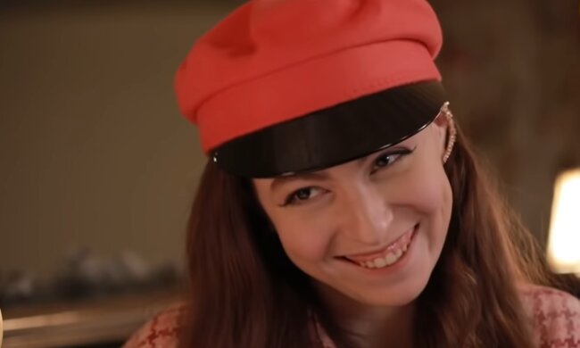 Маша Полякова, кадр з відео