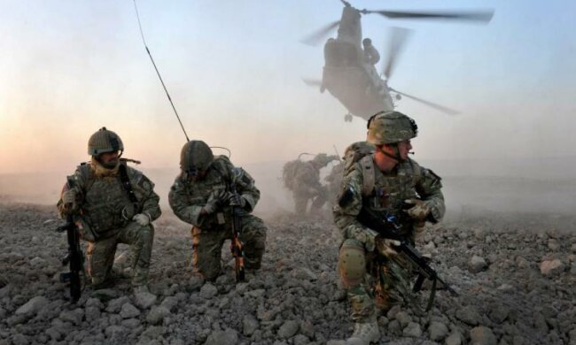 Сеть порвал танец солдат НАТО в Киеве