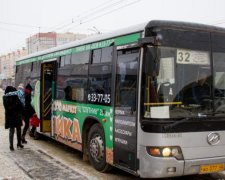 Вооруженная девушка устроила кровавую бойню в автобусе
