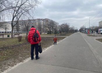 Папа и ребенок, украинцы. Фото: Знай.ua