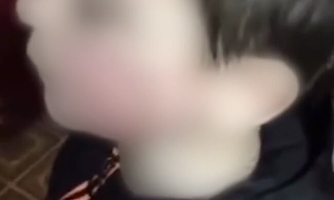 Побиття дитини у садочку, кадр з відео