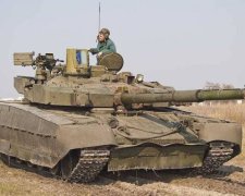 Порошенко пообещал ВСУ супертанки