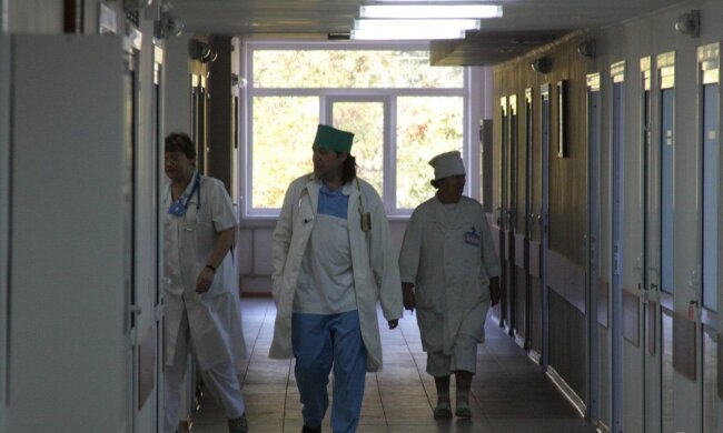 У Києві зафіксували спалах ботулізму, тепер в небезпеці вся країна: загроза на полиці супермаркету