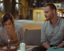 Ханде Ерчел та Керем Бюрсін, кадр з фільму