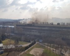 В сети показали жуткие кадры пожара на харьковском заводе
