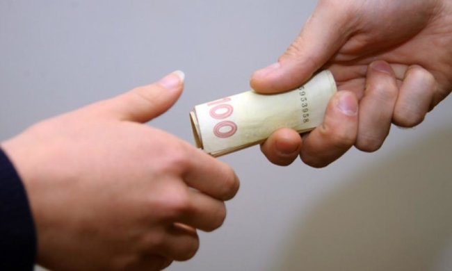 Тернопольского чиновника поймали на взятке в 220 тысяч гривен