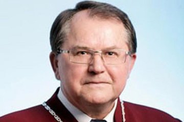 Главе Конституционного суда объявили о подозрении