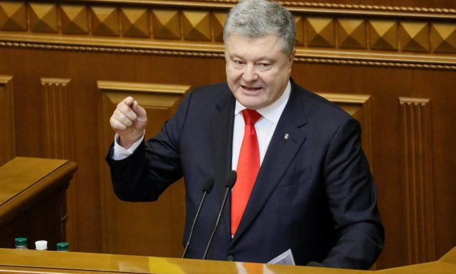 Порошенко подписал закон, который решит судьбу украинцев в 2019 году: бюджету конец