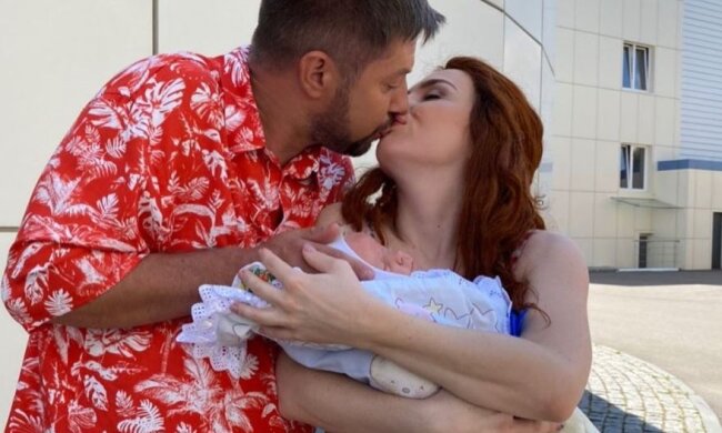 Булитко из "Дизель шоу" засекли в роддоме - невероятно счастлива