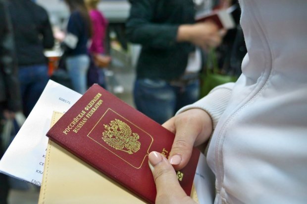 Двойное гражданство в Украине: получить паспорт Польши, России или Венгрии станет сложнее