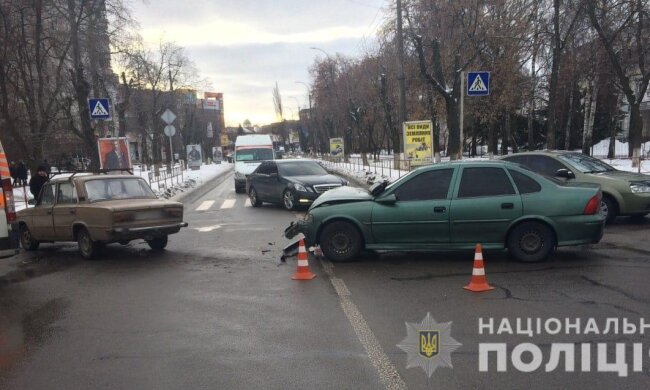Под Киевом пьяный водитель протаранил автомобиль, фото: Национальная полиция