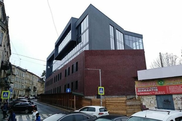 У Львові повстали проти будівництва приватного пологового, причини дивують: "Це наруга..."