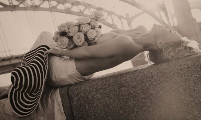 Російська фінансова компанія випустила еротичний календар (фото)