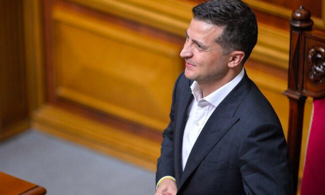 Українці оцінили роботу Зеленського, Ради і уряду: рейтинг президента б'є усі рекорди