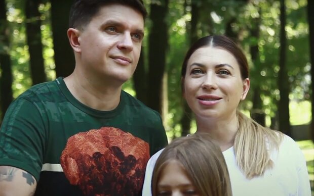 Анатолич с женой. Фото: скрин youtube