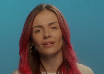 MamaRika, кадр із кліпу на пісню "Люди"